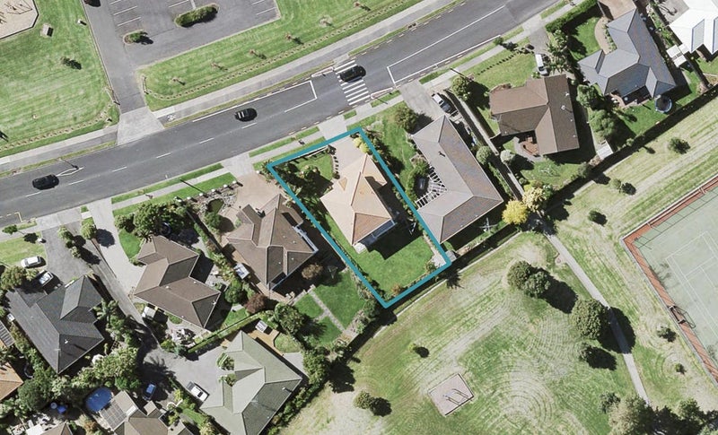 38 Meadowland Drive, Somerville, Auckland - Carousel 1