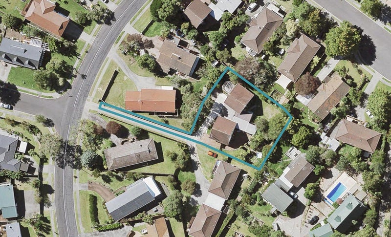2/17 Weetman Drive, Browns Bay, Auckland - Carousel 1