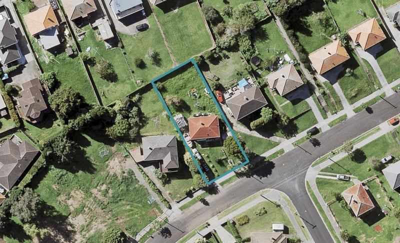 14 Leybourne Circle, Glen Innes, Auckland - Carousel 1