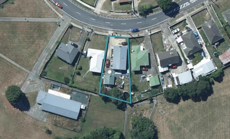 20 Driver Crescent, Cannons Creek, Porirua - Carousel 1