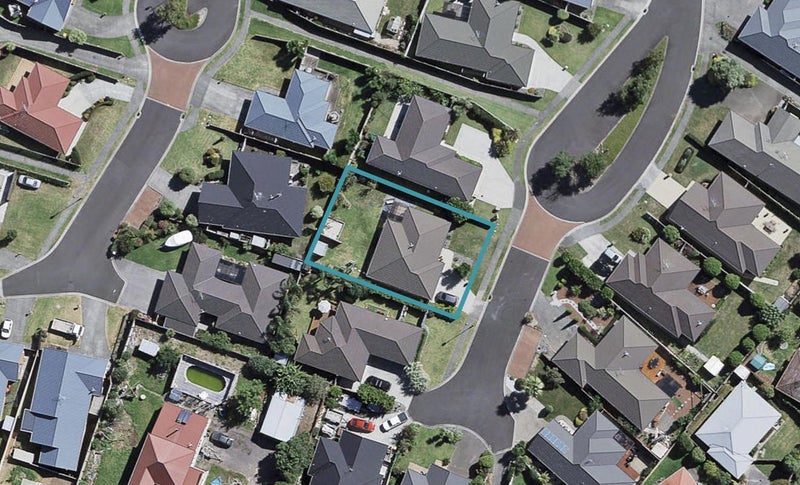 16 Wroxton Place, Waiuku, Waiuku - Carousel 1