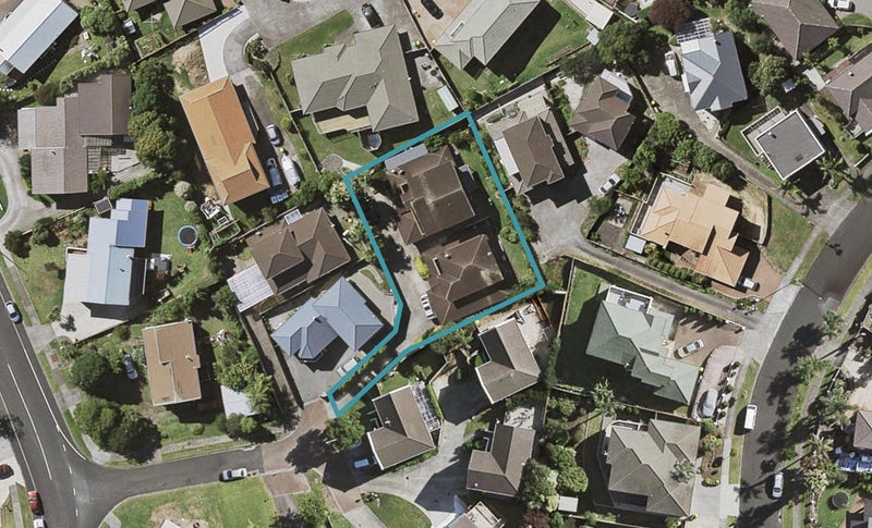 8 Astelia Place, Goodwood Heights, Auckland - Carousel 1