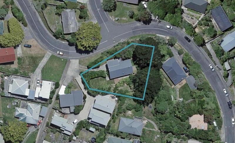 42 Ruskin Road, Newlands, Wellington - Carousel 1