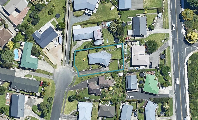 19 Highfield Crescent, Brookfield, Tauranga - Carousel 1