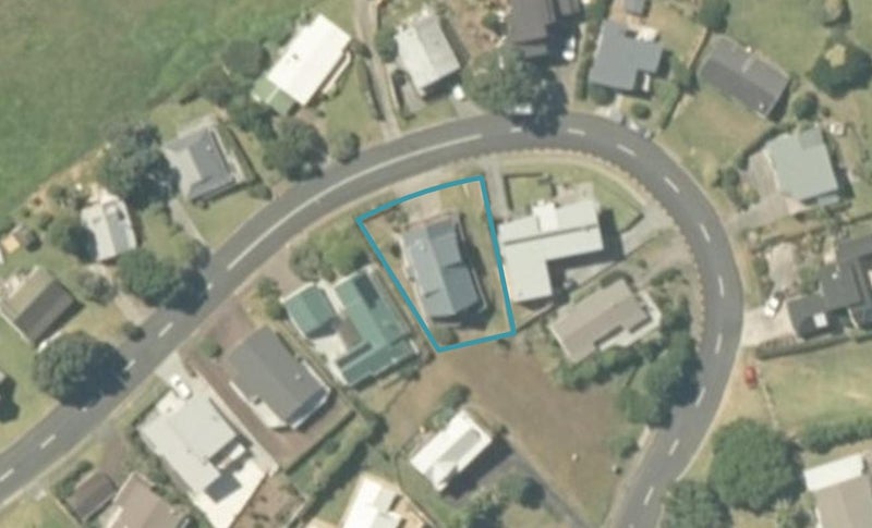 125 Bambury Place, Onemana, Whangamatā - Carousel 1