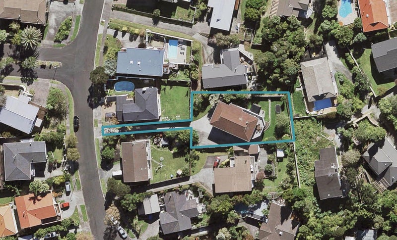 17 Chatswood Grove, Chatswood, Auckland - Carousel 1