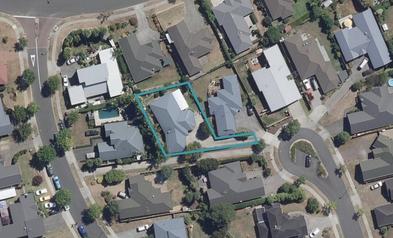 19 Parkwood Place, Huntington, Hamilton - Carousel 1
