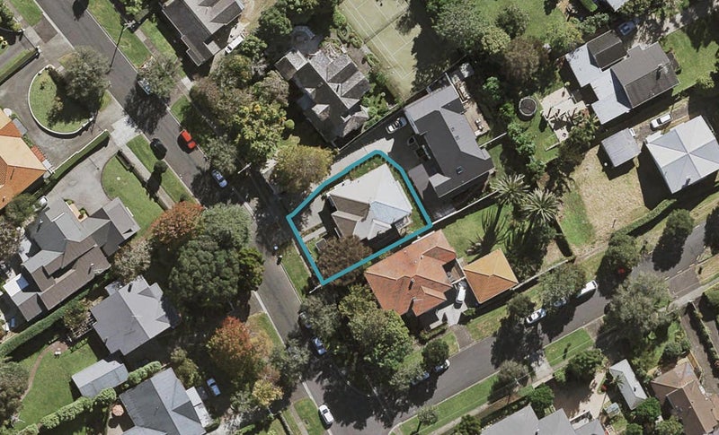 22 Maungakiekie Avenue, Greenlane, Auckland - Carousel 1