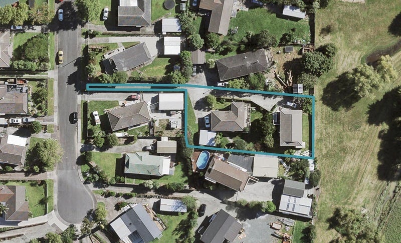 2/16 Lipton Grove, Papakura, Auckland - Carousel 1