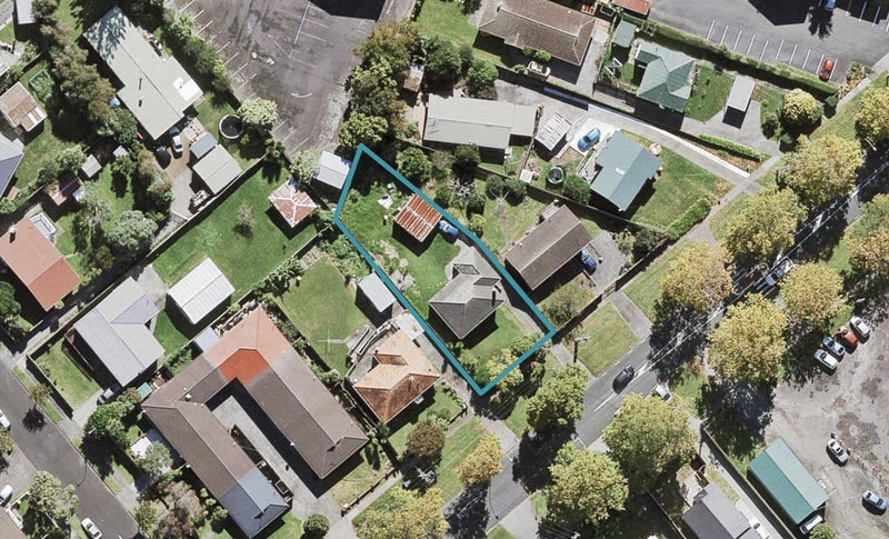 9 Seabrook Avenue, New Lynn, Auckland - Carousel 1