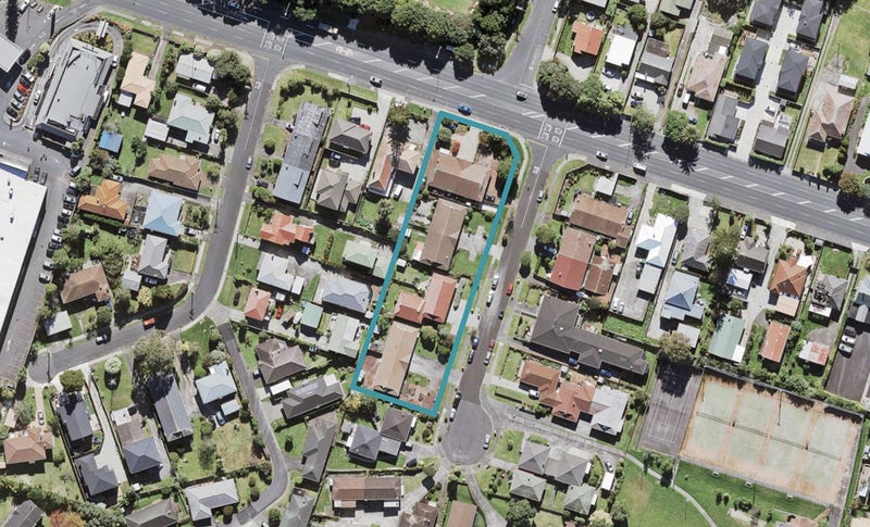 3 Faith Bullock Place, New Lynn, Auckland - Carousel 1