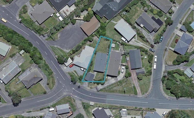 89 Glanmire Road, Newlands, Wellington - Carousel 1