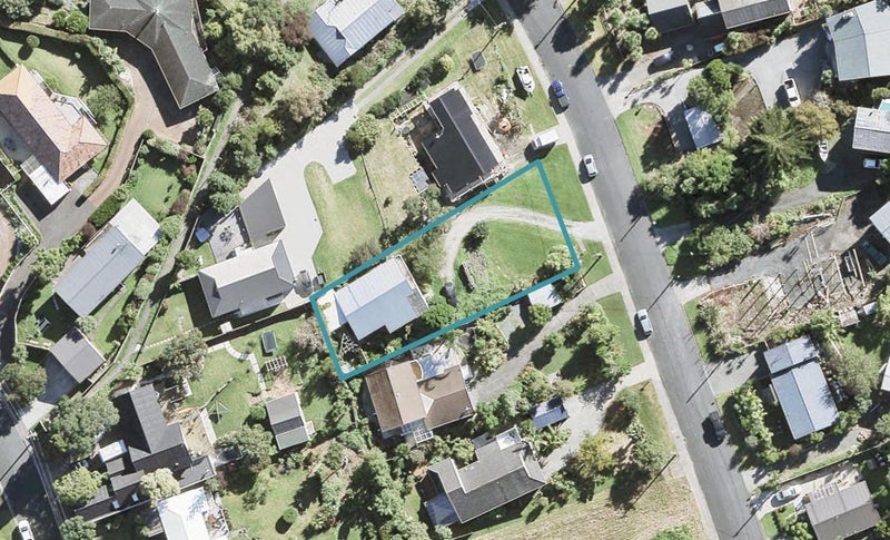 16 Maori Hut Road, Red Beach, Red Beach - Carousel 1