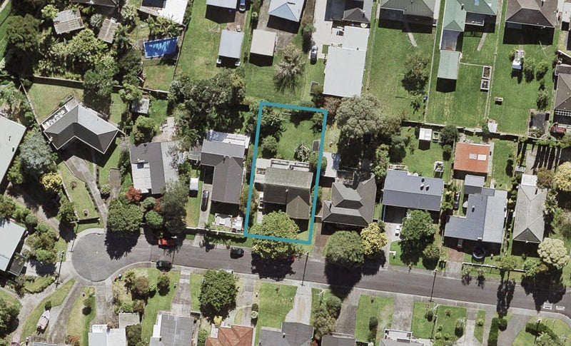 9 Gregory Place, Mount Roskill, Auckland - Carousel 1