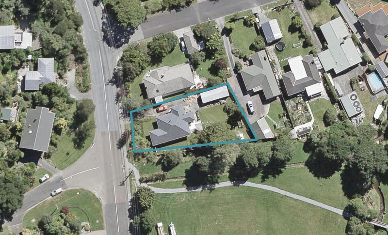35 Pinehaven Road, Pinehaven, Upper Hutt - Carousel 1
