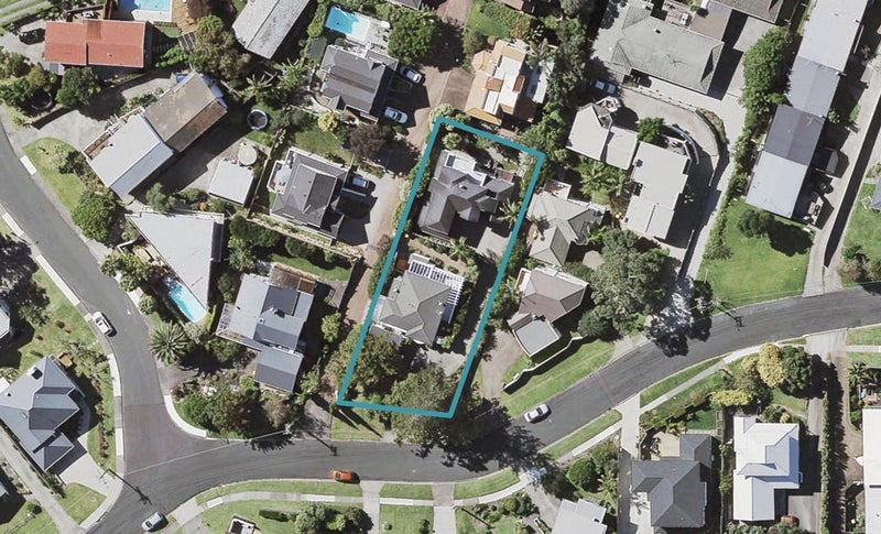 2/12 Penning Road, Castor Bay, Auckland - Carousel 1