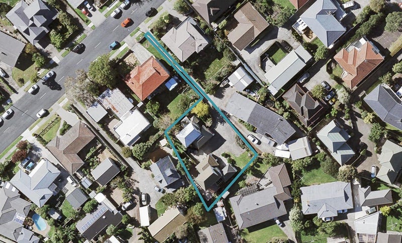 2/8 Priestley Drive, Bucklands Beach, Auckland - Carousel 1