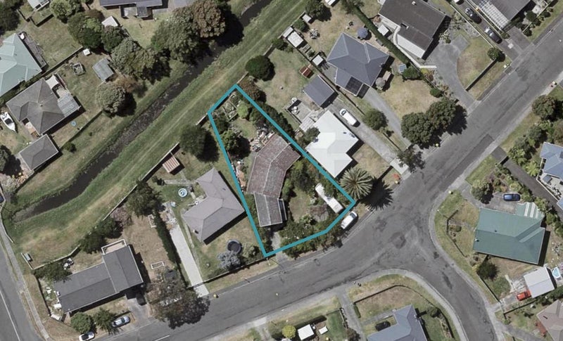 5 Hadfield Place, Paraparaumu Beach, Paraparaumu - Carousel 1