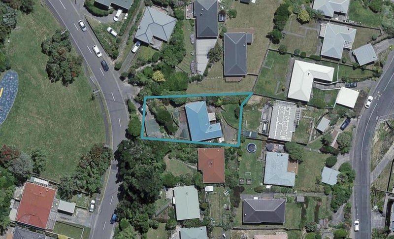 45 Salford Street, Newlands, Wellington - Carousel 1