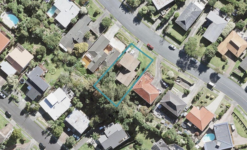 32 Stapleford Crescent, Browns Bay, Auckland - Carousel 1