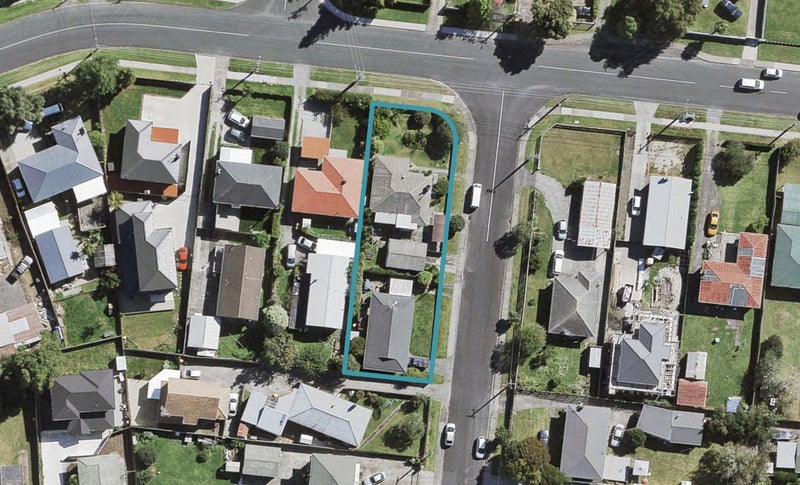 1/1 Alan Avenue, Henderson, Auckland - Carousel 1