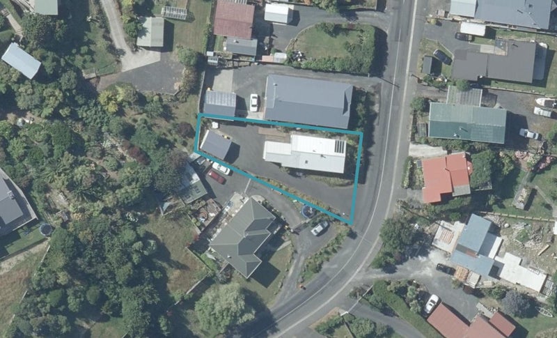 16 Edna Street, Ocean View, Dunedin - Carousel 1