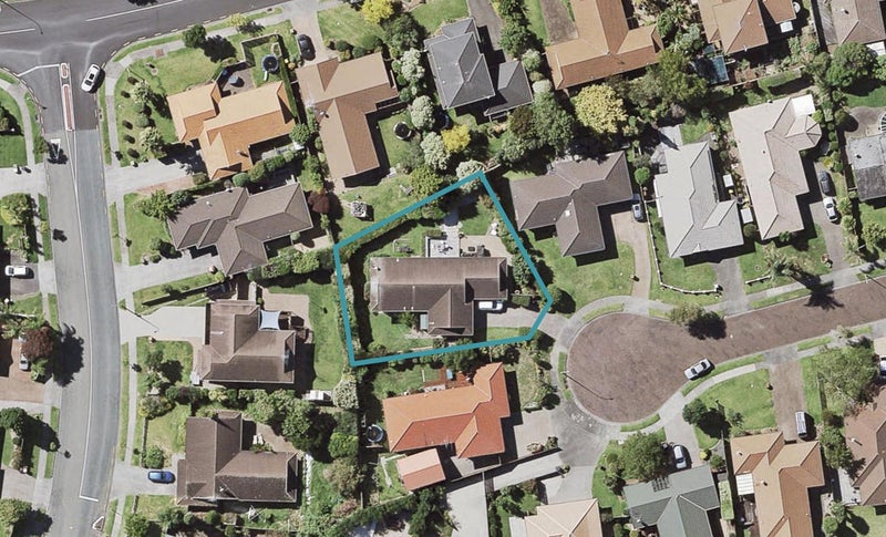 13 Crescent Hills Court, Northpark, Auckland - Carousel 1