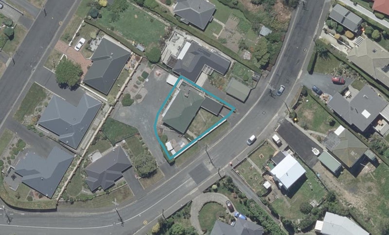 15 Campbells Road, Pine Hill, Dunedin - Carousel 1