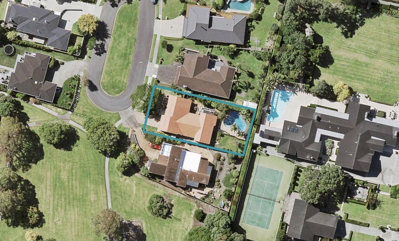 42 Caithness Place, Farm Cove, Auckland - Carousel 1