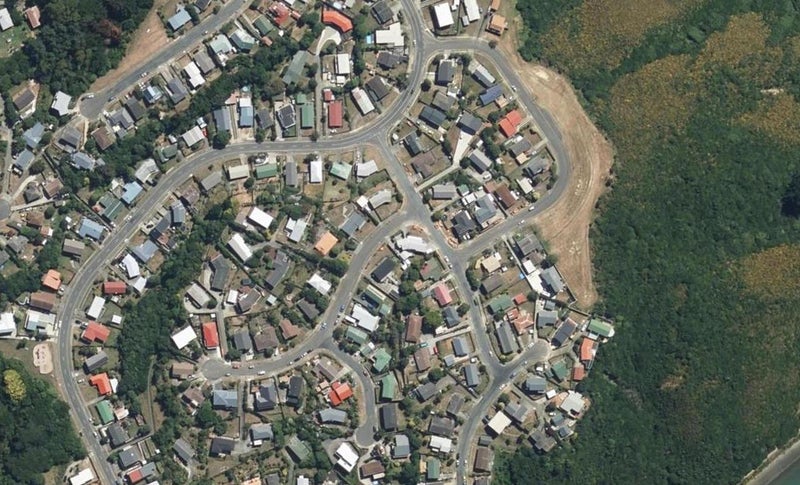 1 Pennant Grove, Titahi Bay, Porirua - Carousel 1