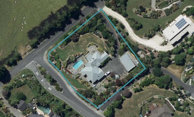 525 Hill Street South, Hope, Richmond - Carousel 1