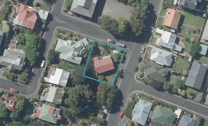 42 Glenpark Avenue, Mornington, Dunedin - Carousel 1