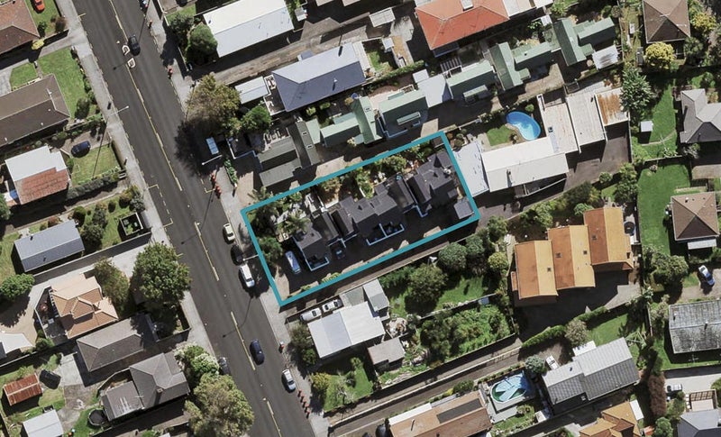 2/854 Manukau Road, Onehunga, Auckland - Carousel 1