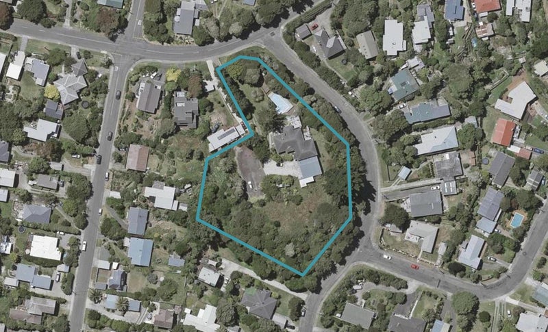 24 Tiromoana Road, Raumati South, Paraparaumu - Carousel 1