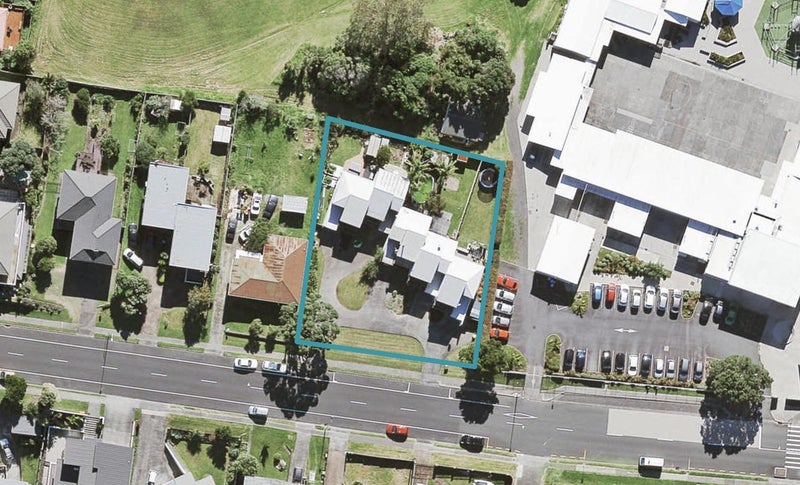 2/102 Halsey Drive, Mount Roskill, Auckland - Carousel 1