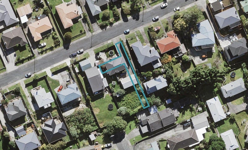 2/18 Sylvan Crescent, Te Atatū South, Auckland - Carousel 1