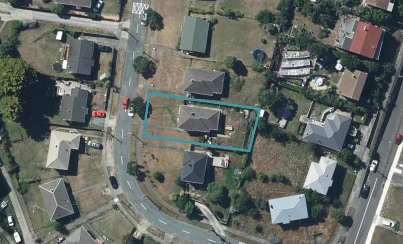 17 Taupiri Crescent, Titahi Bay, Porirua - Carousel 1
