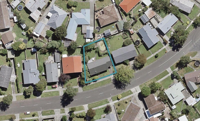 77 California Drive, Totara Park, Upper Hutt - Carousel 1