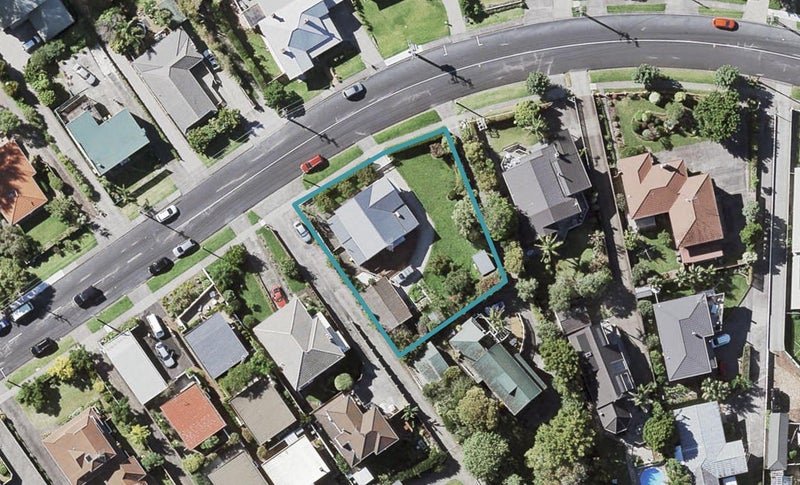 57 Uxbridge Road, Mellons Bay, Auckland - Carousel 1