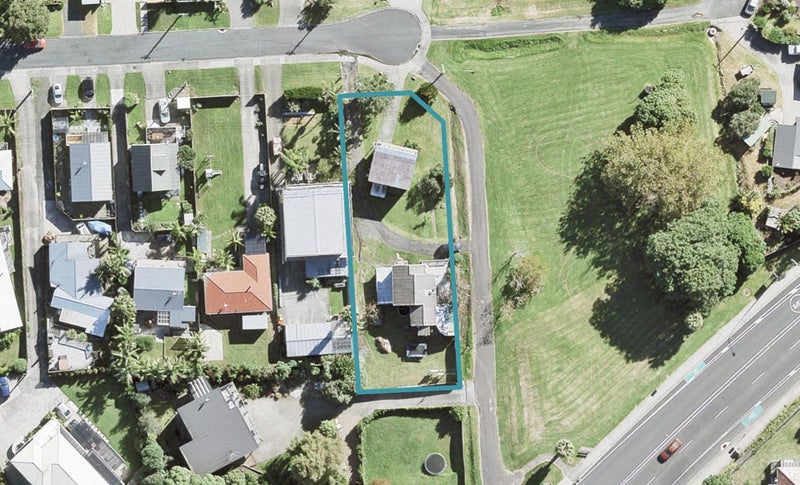 51 Pohutukawa Avenue, Red Beach, Whangaparāoa - Carousel 1