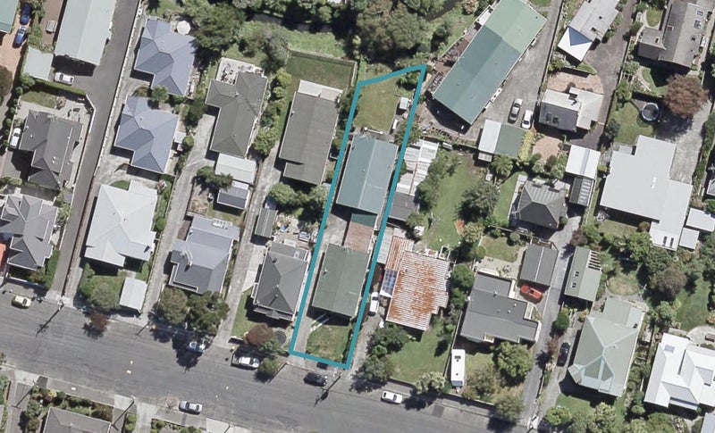 2/32 Whites Line West, Woburn, Lower Hutt - Carousel 1