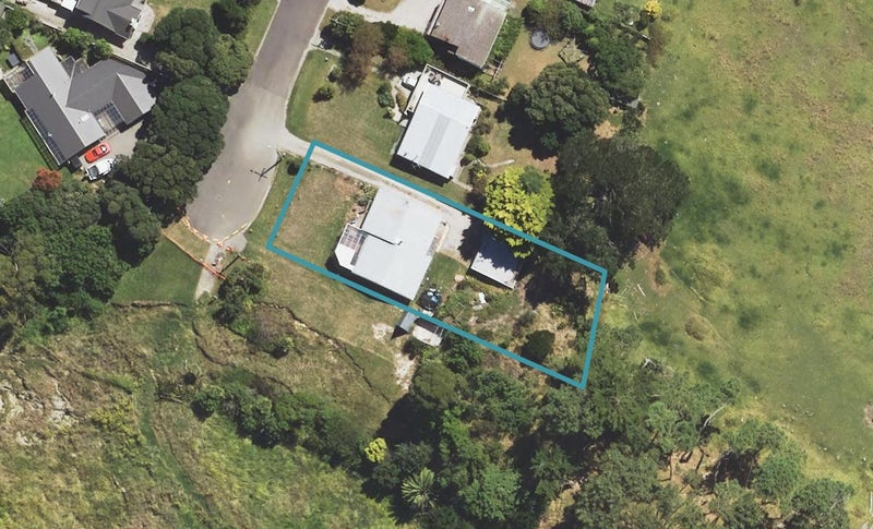 3 Wallis Road, Kaiti, Gisborne - Carousel 1