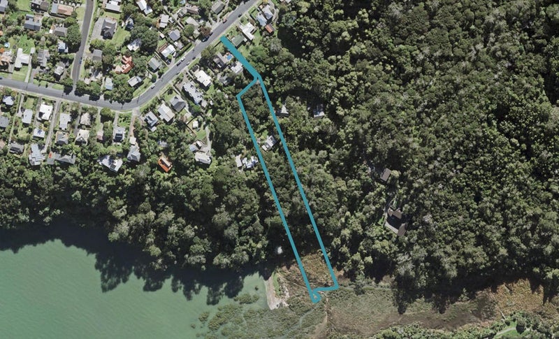 54 Island Bay Road, Beach Haven, Auckland - Carousel 1