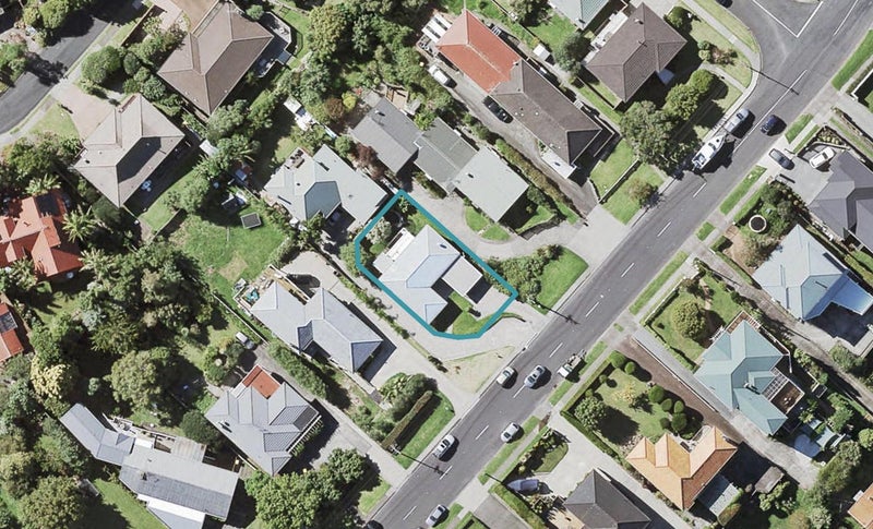 46 Mellons Bay Road, Mellons Bay, Auckland - Carousel 1