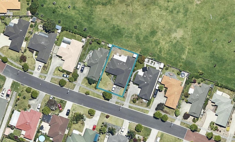 15 Mcleod Place, Papamoa Beach, Papamoa - Carousel 1