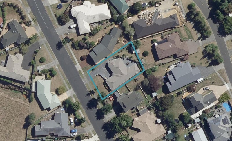 231 Grandview Road, Western Heights, Hamilton - Carousel 1