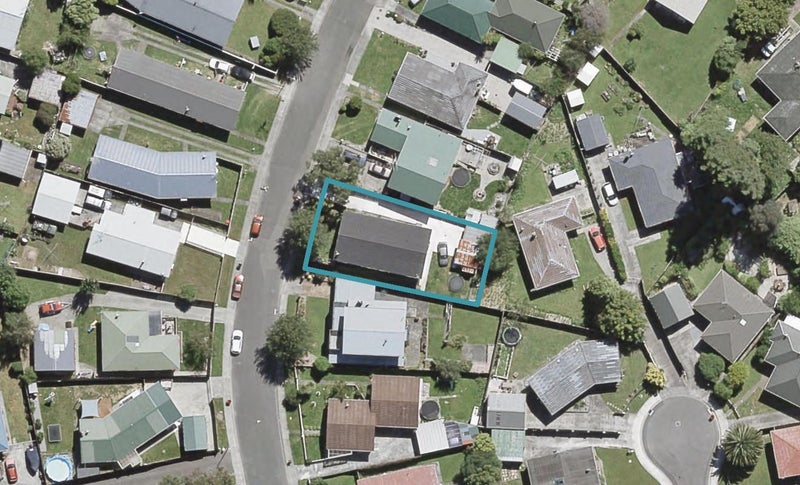 2/52 OREGON DR, MAORIBANK, UPPER HUTT - Carousel 1