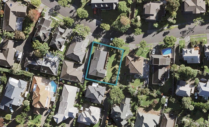 12 Glucina Avenue, West Harbour, Auckland - Carousel 1
