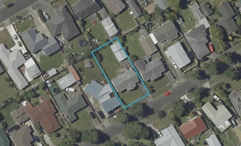 17 Raglan Avenue, Cloverlea, Palmerston North - Carousel 1