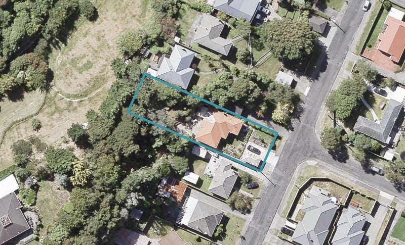 16 Lees Grove, Wainuiomata, Lower Hutt - Carousel 1